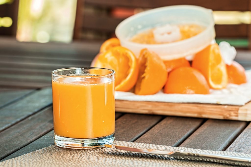 Meglio mangiare un'arancia o bere del succo d’arancia?