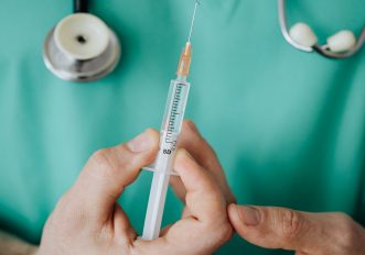 vaccino-in-lombardia-direttamente-in-auto-al-parco-di-trenno