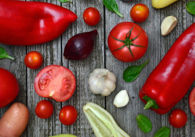 Colore del cibo e nutrienti: ecco come funziona la grelina, l'ormone della fame