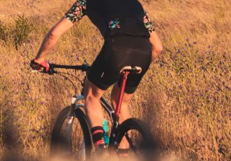 Dolore ai glutei in mountain bike: le cause e i rimedi