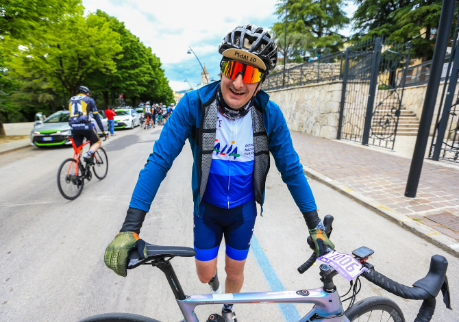 Bianchi Aria e-Road: il nostro test al Giro-E, il Giro d'Italia per bici elettriche