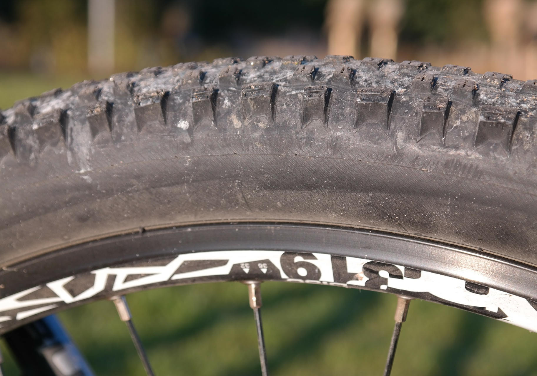 Foratura in bici: cosa fare per riparare una gomma bucata quando si è in  giro - SportOutdoor24