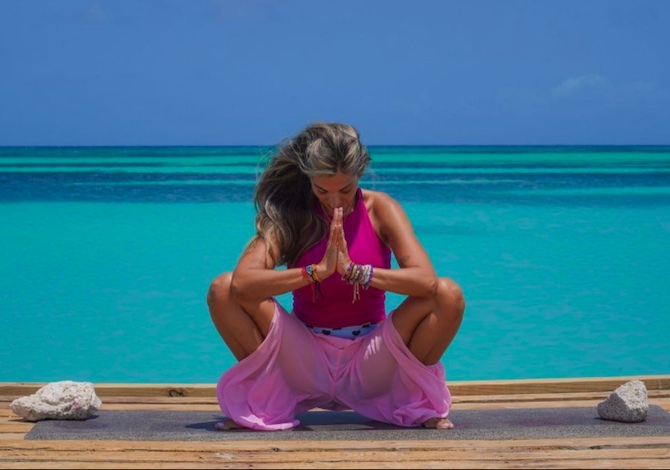 mollo-tutto-e-vado-ai-caraibi-a-insegnare-yoga-davvero-pucci