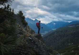 Cober Abies Green, il bastoncino da trekking ecosostenibile-