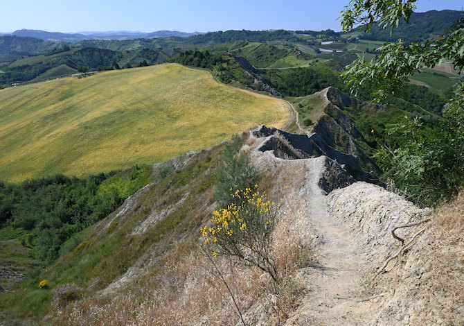 Trekking-bologtna-itinerari-Via-gessi-e-calanchi