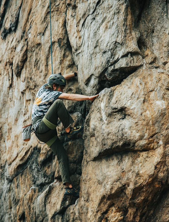 arrampicare-in-falesia-la-scala-di-difficolta-parete