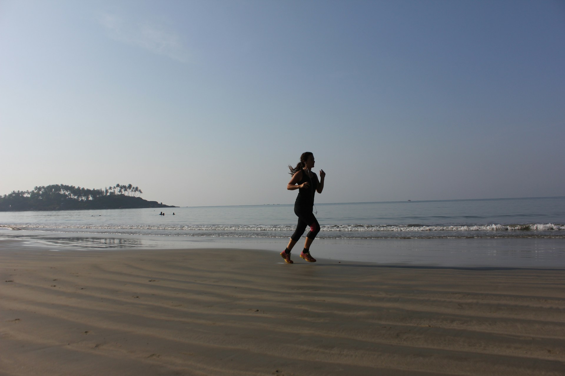 correre in spiaggia