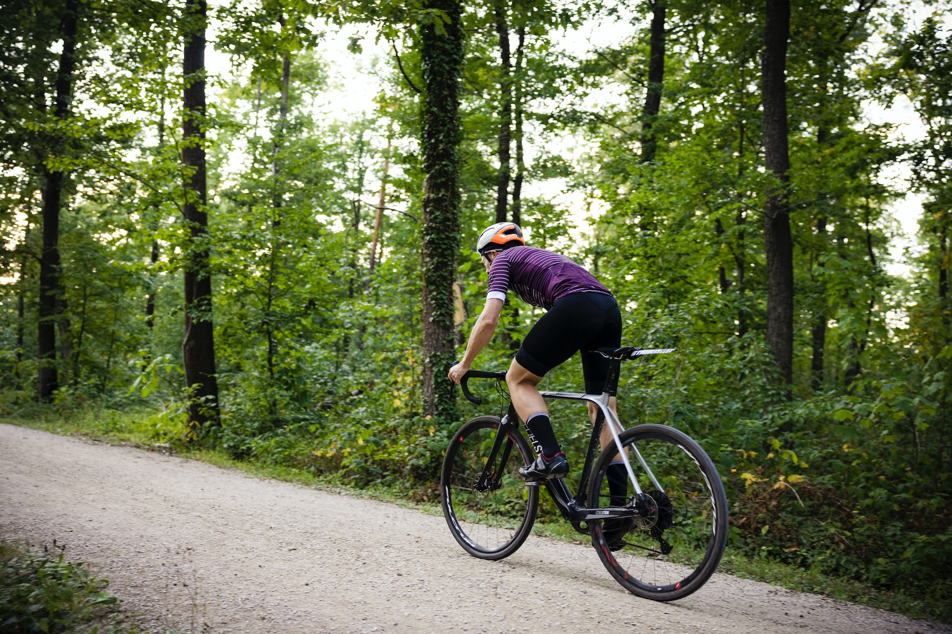 In bici da solo: pro e contro del solo cycling