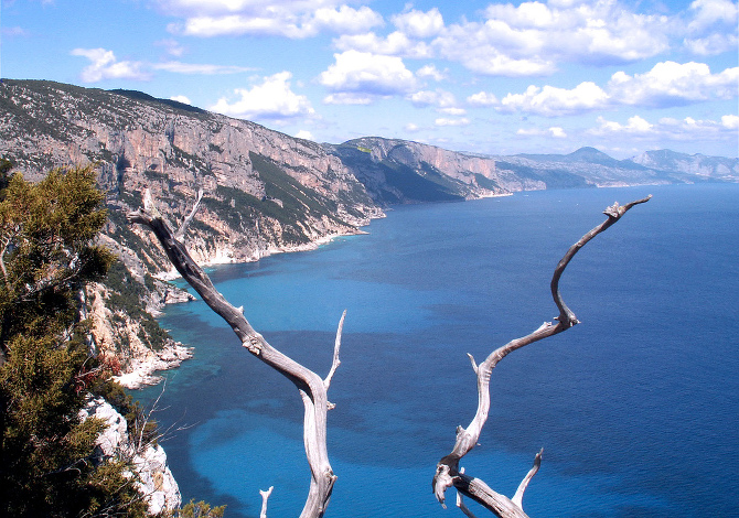 cammini-da-fare-a-ottobre-in-italia-Selvaggio-Blu