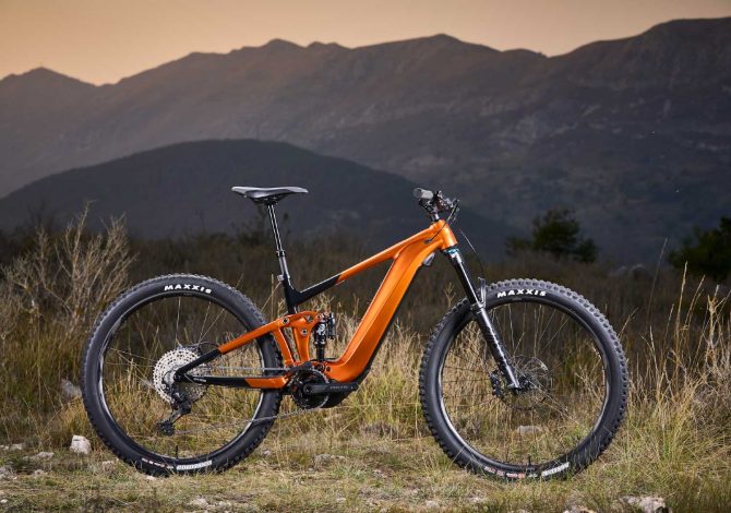 nuova e-MTB Giant Trance X E+