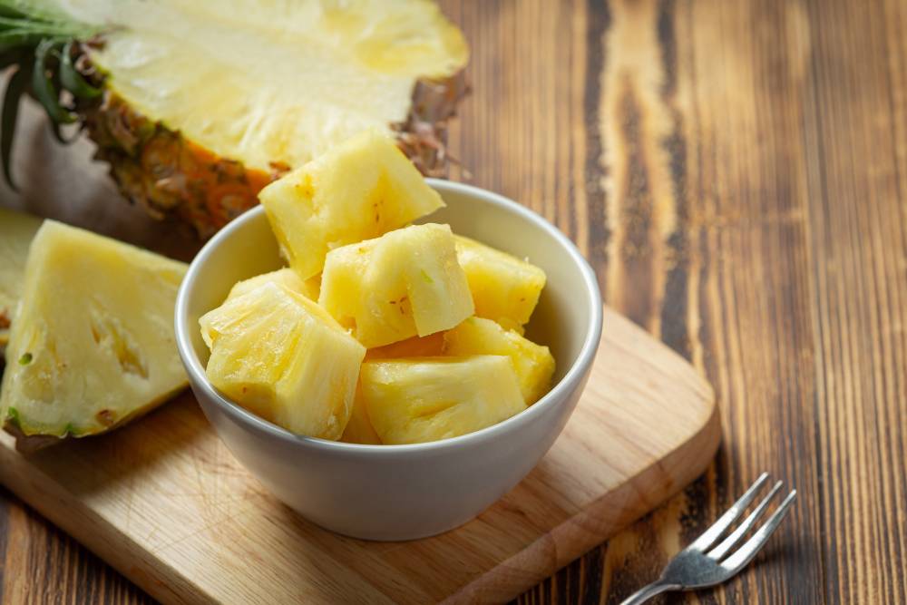 mangiare ananas