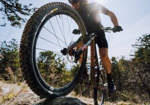 Abbigliamento MTB: come vestirsi per andare in mountain bike -  SportOutdoor24