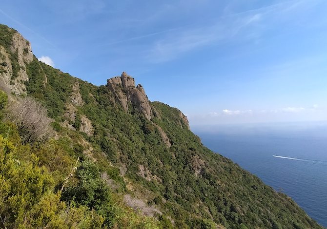 trekking-sul-mare-in-italia-foto-martino-de-mori