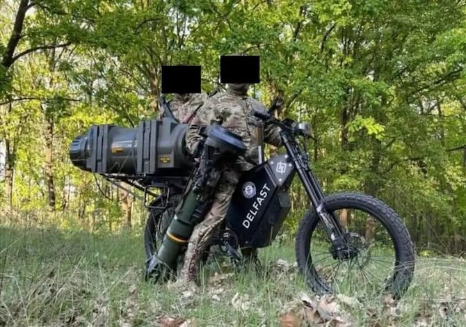 ucraina-soldati-su-e-bike-potentissime-e-armate-per-colpire-in-silenzio copia