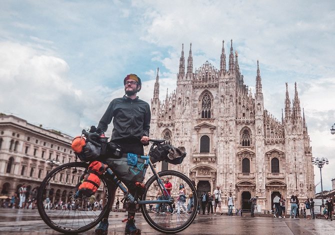 da-milano-a-capo-nord-in-bici-contro-lo-spreco-alimentare-lavventura-di-pietro-franzese