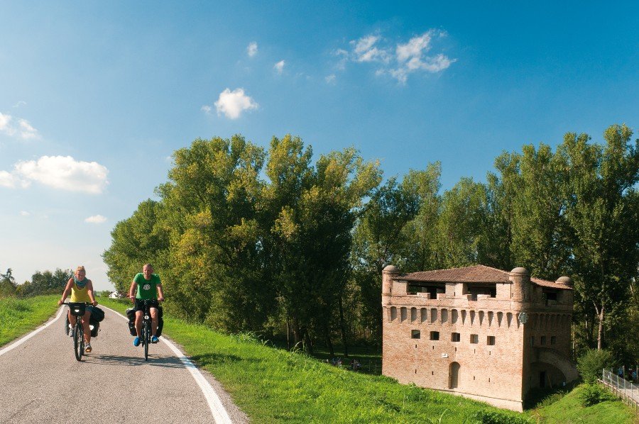 itinerari cicloturistici a Ferrara: gli Anelli del Po