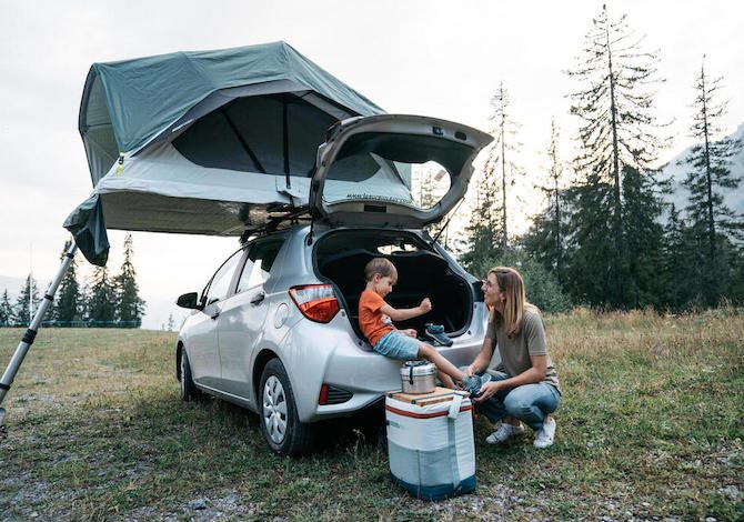 La tenda Decathlon Quechua per trasformare l'auto in un camper