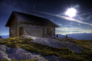 Dormire in un bivacco