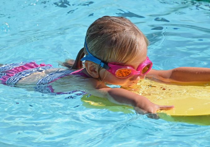 Corso di nuoto per bambini
