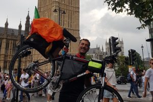 Dall’Oltrepò pavese a Londra in bici, attraversando l’Europa