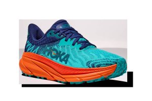Tra la strada e i trail c'è la nuova HOKA Challenger 7