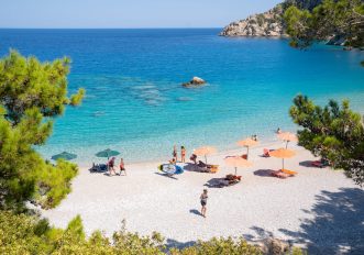 Le spiagge più belle delle isole greche per scegliere le vacanze 2023, le foto