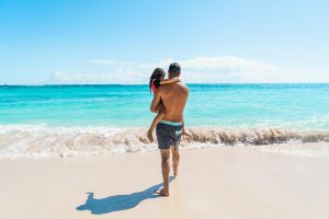 Genitori single in viaggio con i figli: i 4 consigli per una vacanza ok