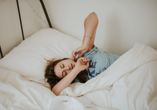 Sonno da ora legale? Ecco cosa mangiare per ritrovare il ritmo