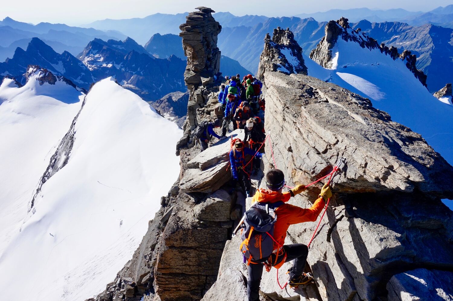 Regali per chi ama la montagna: 8 idee per esperienze outdoor epiche