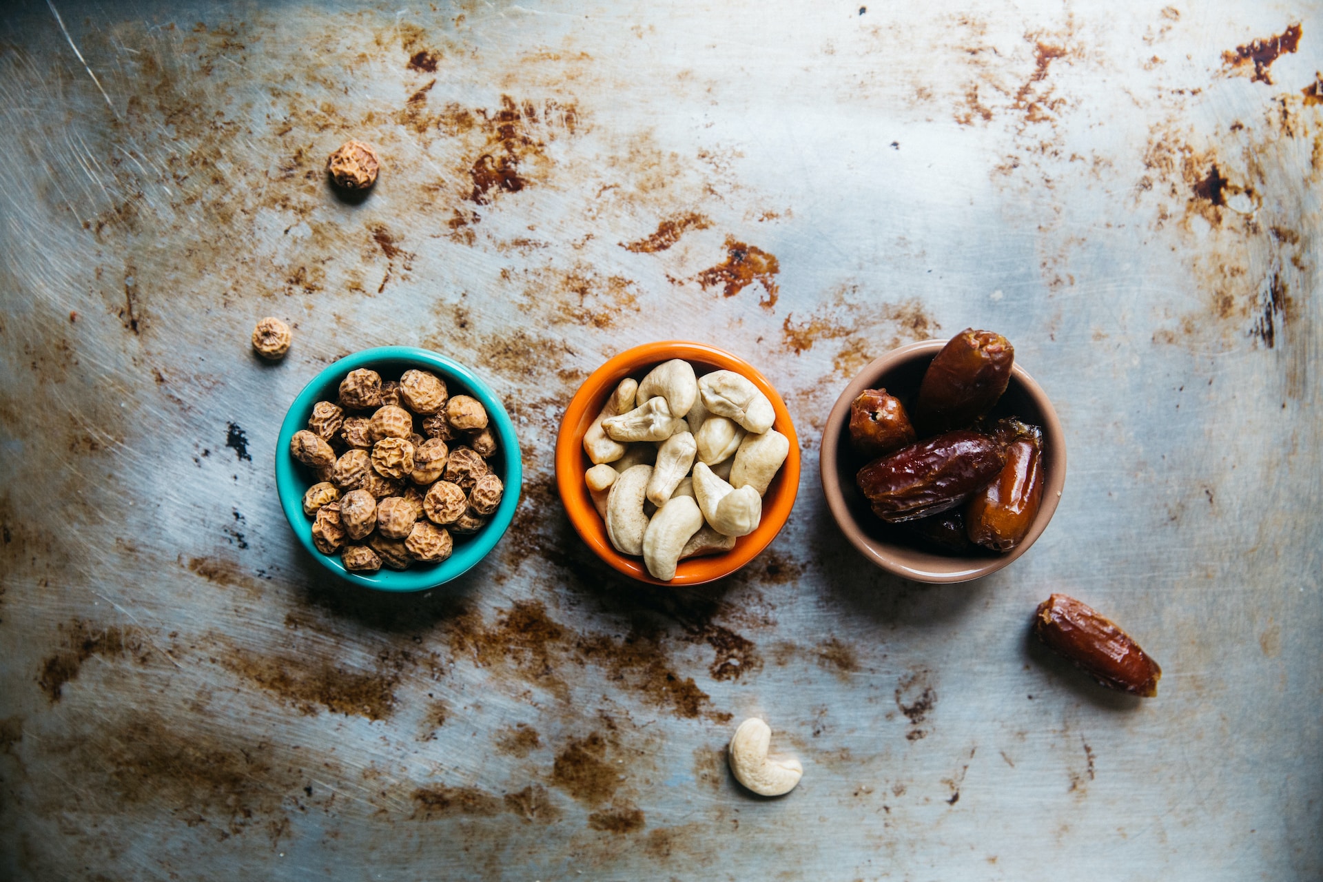 Healthy snack for those who play sports: what to eat before and after training