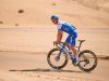 nel-deserto-di-alula-in-bici