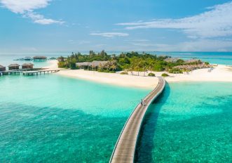 La bellissima isola privata alle Maldive dove si adottano i coralli, foto