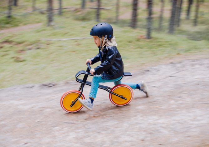 Bici senza pedali per bambini: a che età cominciare?