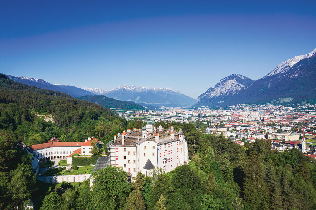 Vacanze a Innsbruck, nell'ambiente “alpino-urbano” del nord Tirolo