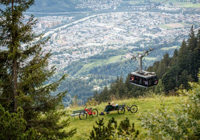 Vacanze a Innsbruck, nell'ambiente “alpino-urbano” del nord Tirolo