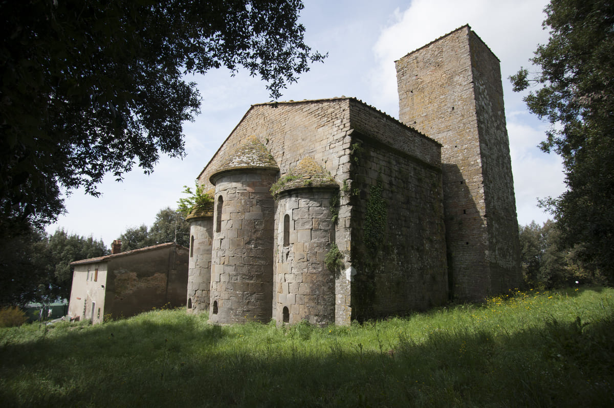 Prato e suoi trekking culturali tra vie storiche e ville medicee