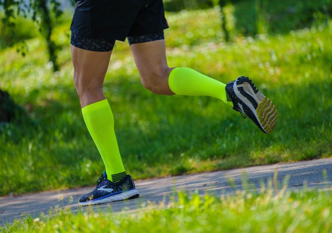 Perché dovresti usare le calze per correre lunghe (come le TRS Running Long Tech)