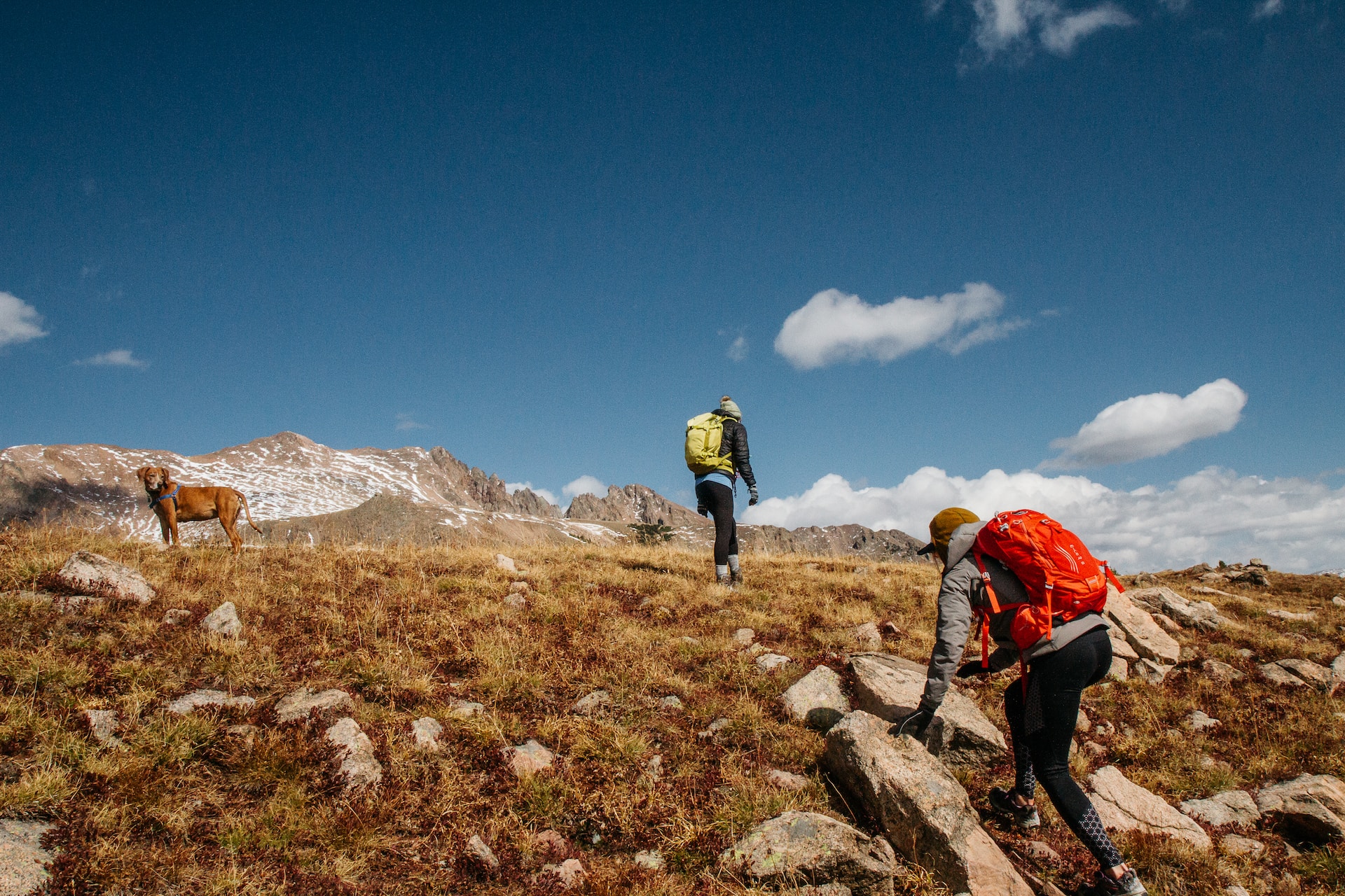 Infortuni alle articolazioni in montagna: come evitarli