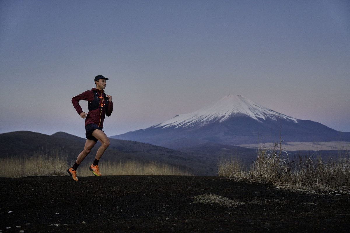 Asics Fuji Speed 2 da trail running: con la piastra in carbonio corri ancora più veloce