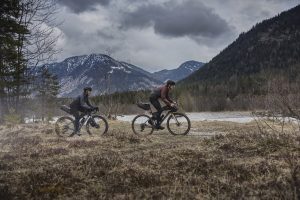 Jack Wolfskin Bikepacking: abbigliamento e borse per i cicloviaggi in autunno e inverno
