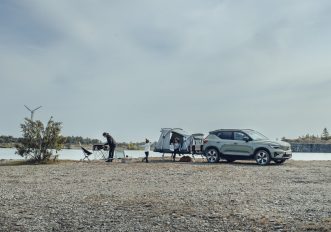 Thule Outset, la prima tenda da gancio traino