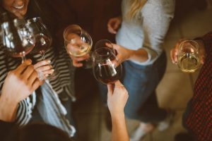 Birra, vino o cocktail: cosa fa ingrassare di più?