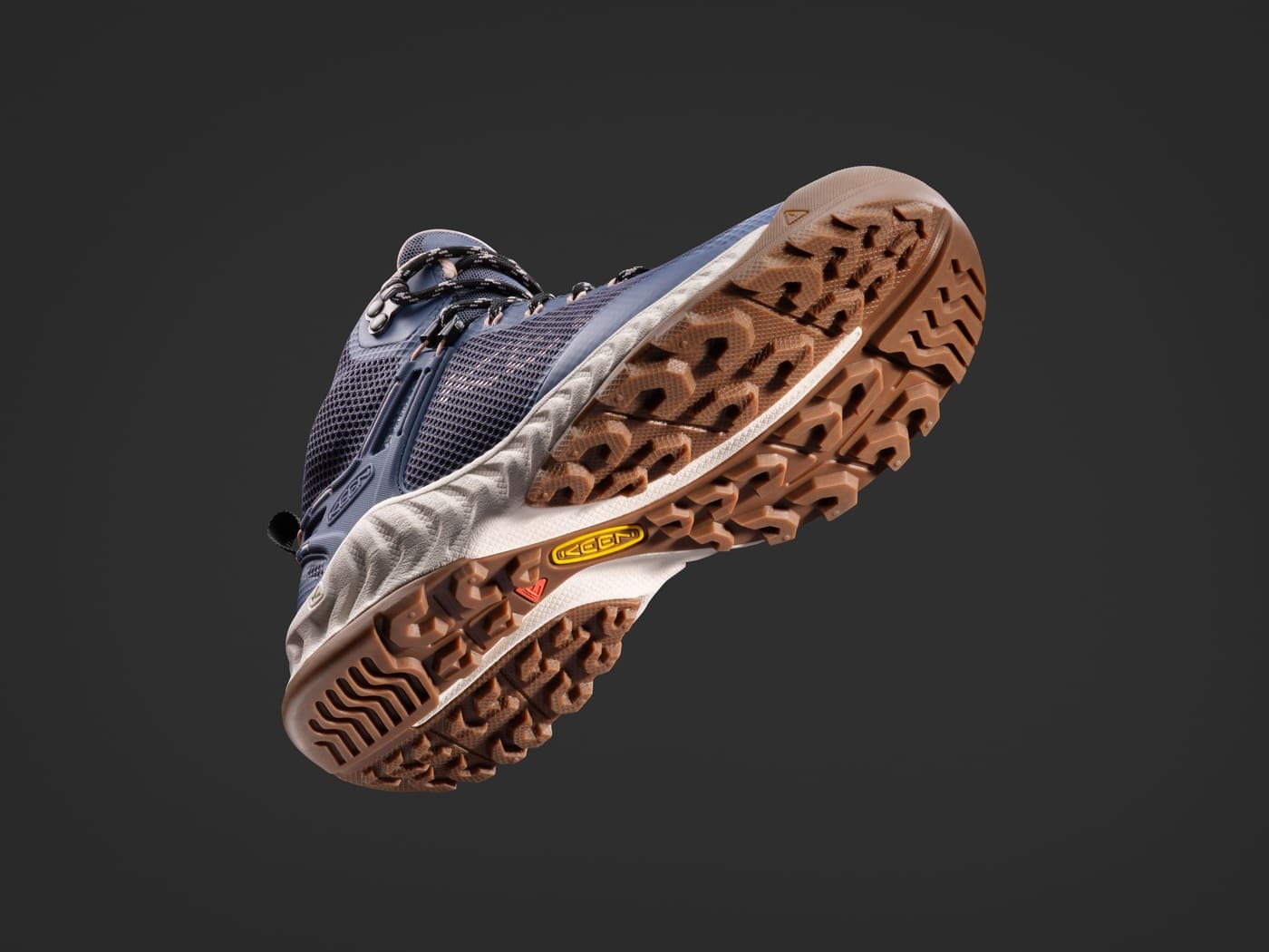 Keen NXIS: la scarpa per le attività all'aria aperta comoda e leggera