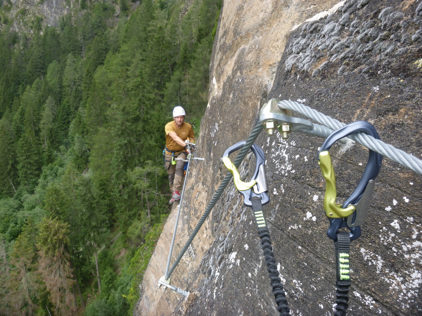 Hook It Compact di Climbing Technology: perché il dissipatore è così importante nel set da ferrata