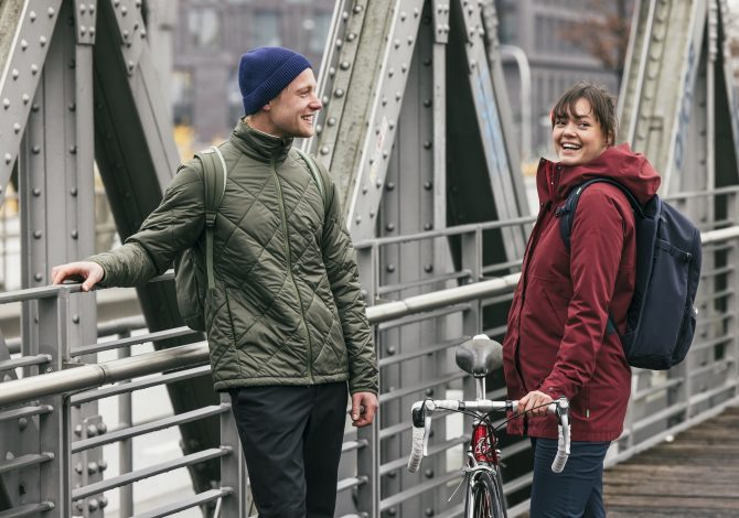 Giacca e zaino Coreway di VAUDE: per muoverti in bici in città in inverno