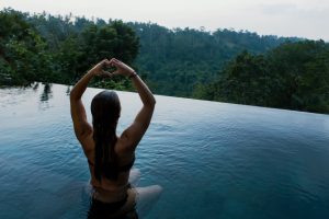 Yoga e nuoto, la combinazione perfetta