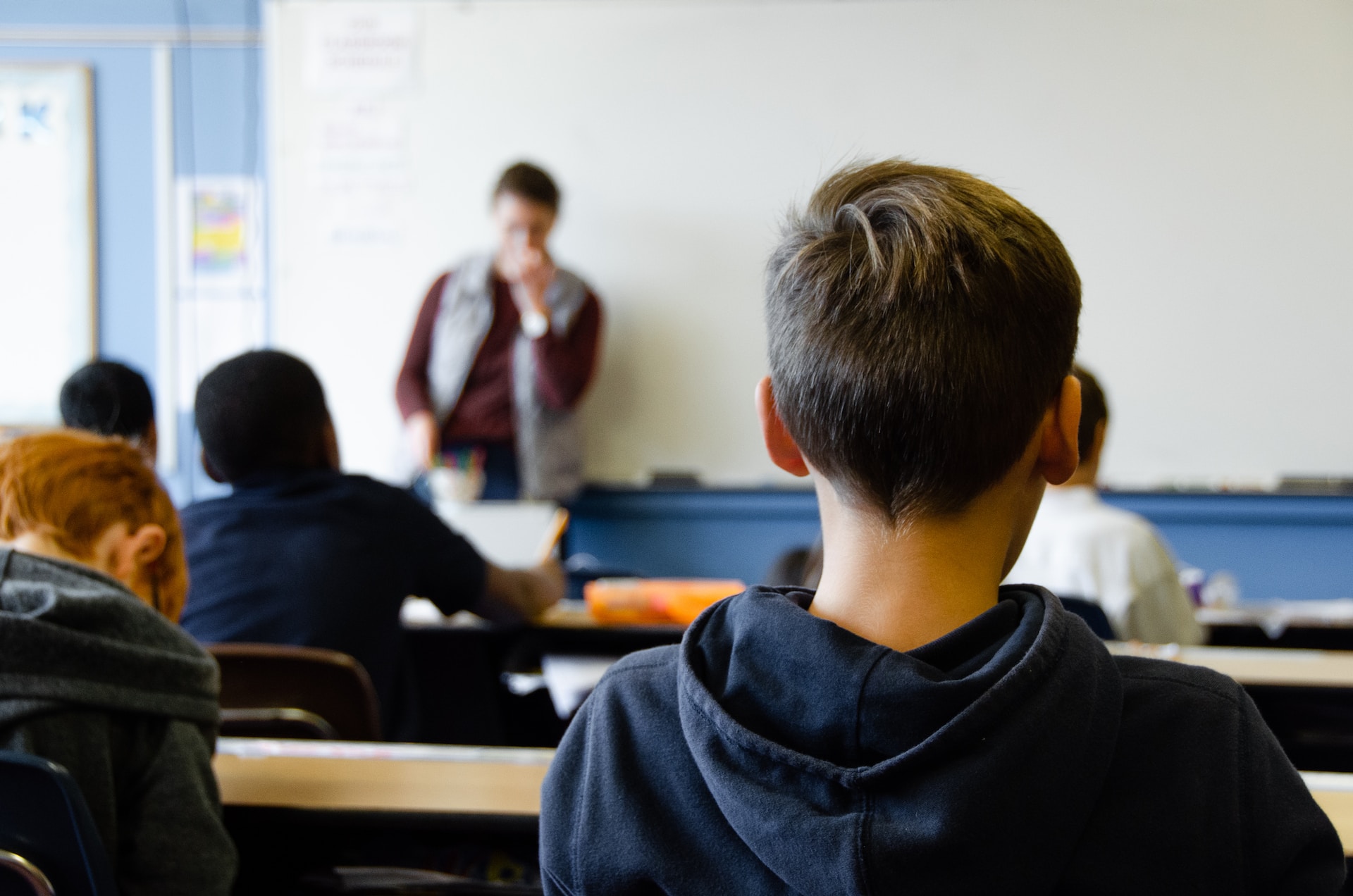 Sbadigli a scuola? Disturbi del sonno, rischio OSAS e problemi scheletrici