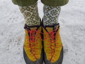 Calze che tengono caldi i piedi in inverno: i 4 segreti da conoscere