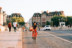 Come andare in bicicletta può migliorare la vita di tutti i giorni