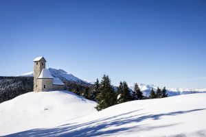 Monte San Vigilio e la sua chiesetta a Lana in Alto Adige